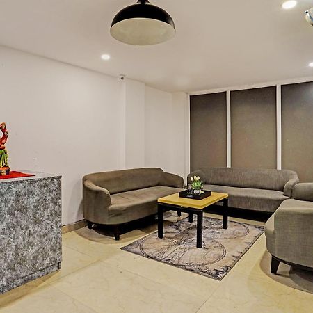 Super Townhouse Sector 57 Near Bestech Central Square Mall Gurgaon Exterior photo