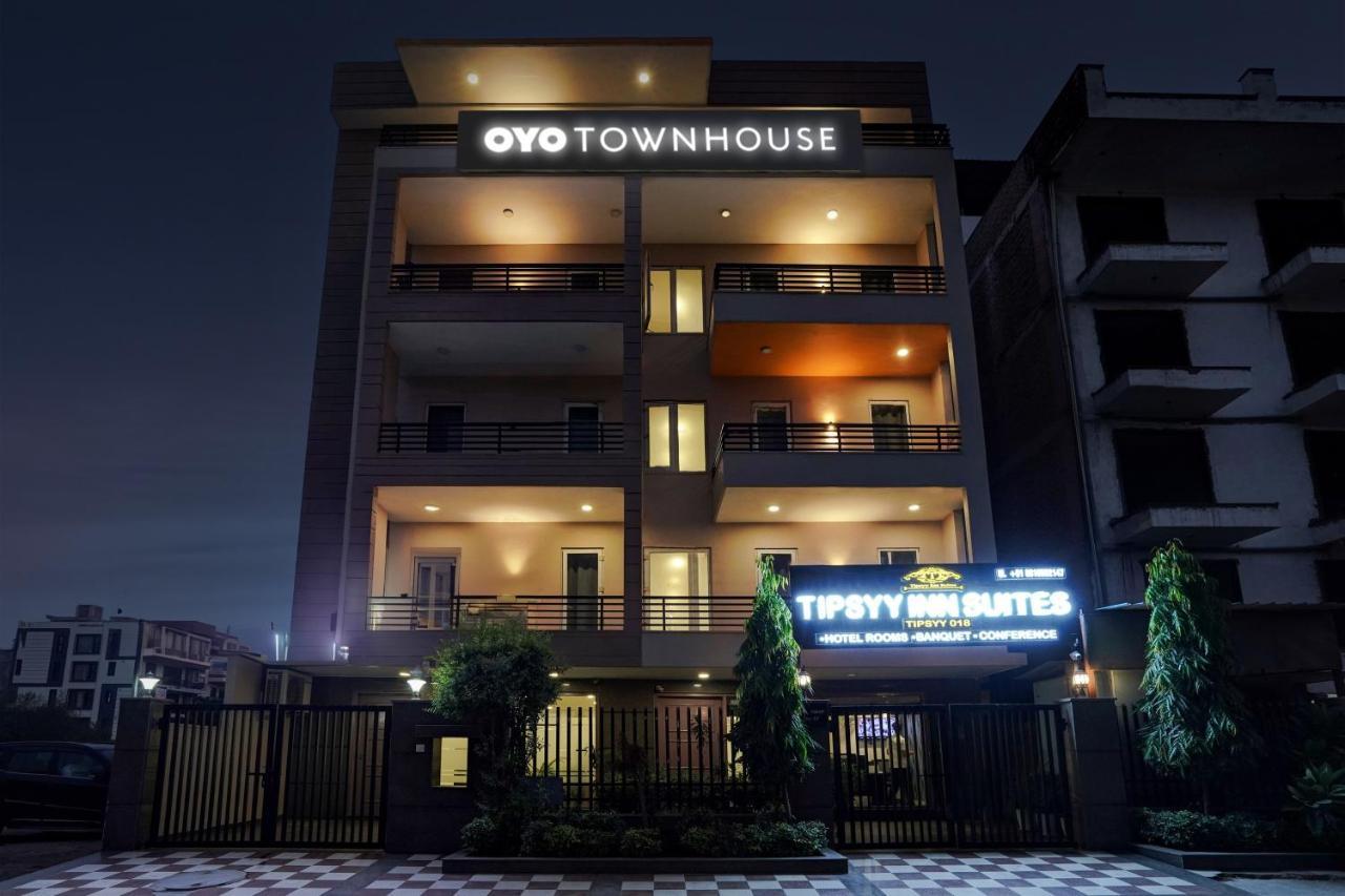 Super Townhouse Sector 57 Near Bestech Central Square Mall Gurgaon Exterior photo