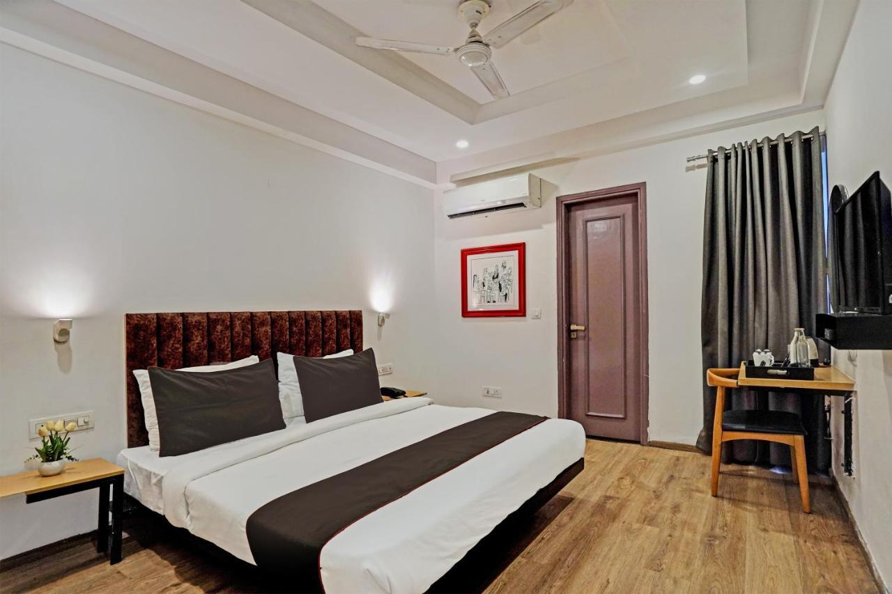 Super Townhouse Sector 57 Near Bestech Central Square Mall Gurgaon Exterior photo