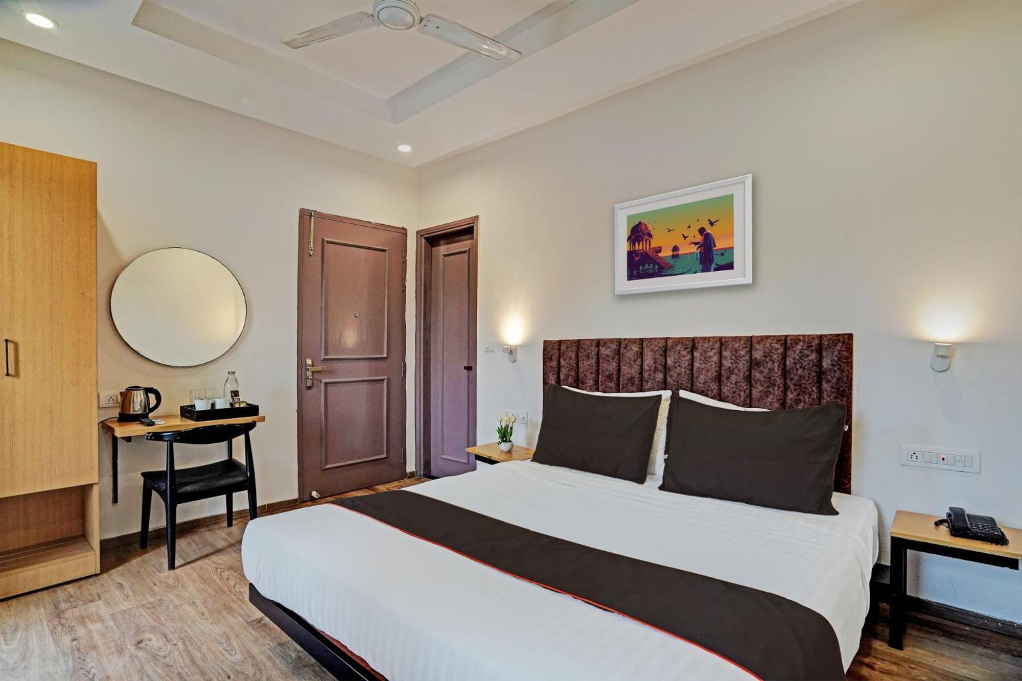 Super Townhouse Sector 57 Near Bestech Central Square Mall Gurgaon Exterior photo